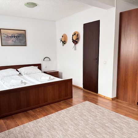 Complex Select Hotel Mediaş Екстериор снимка