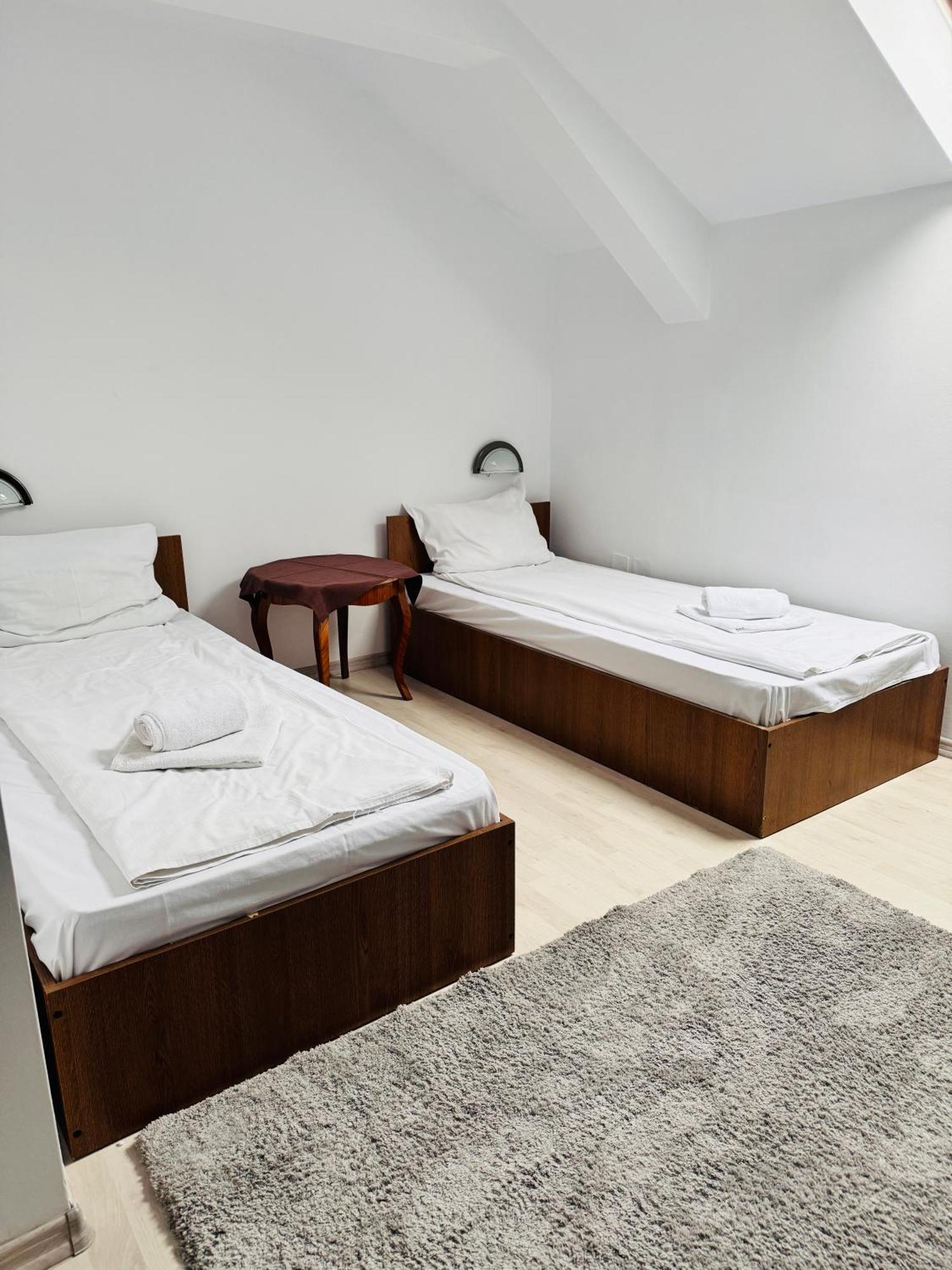 Complex Select Hotel Mediaş Екстериор снимка