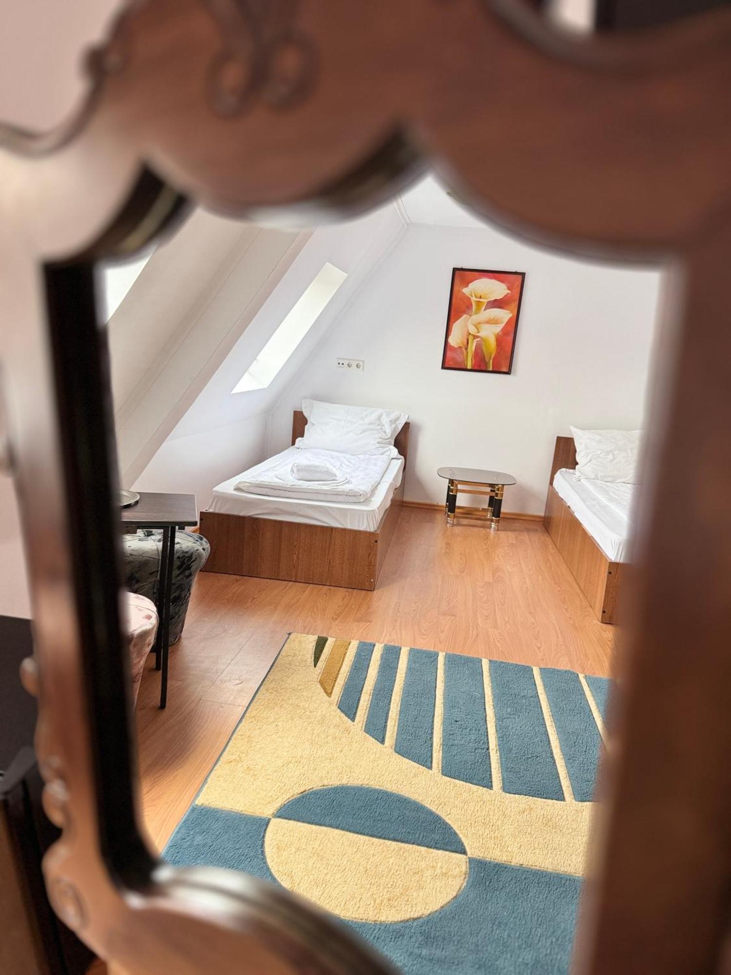 Complex Select Hotel Mediaş Екстериор снимка