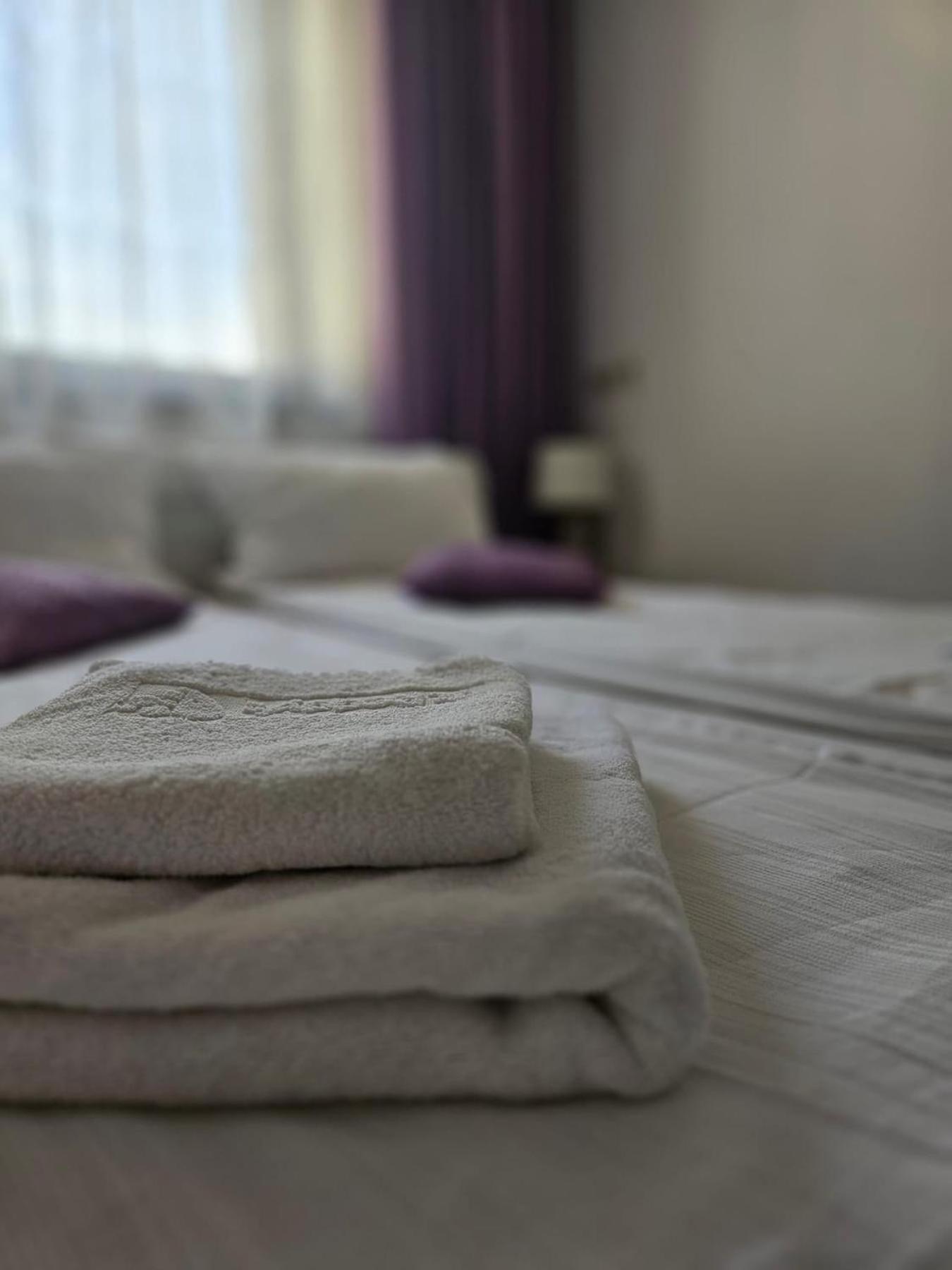 Complex Select Hotel Mediaş Екстериор снимка