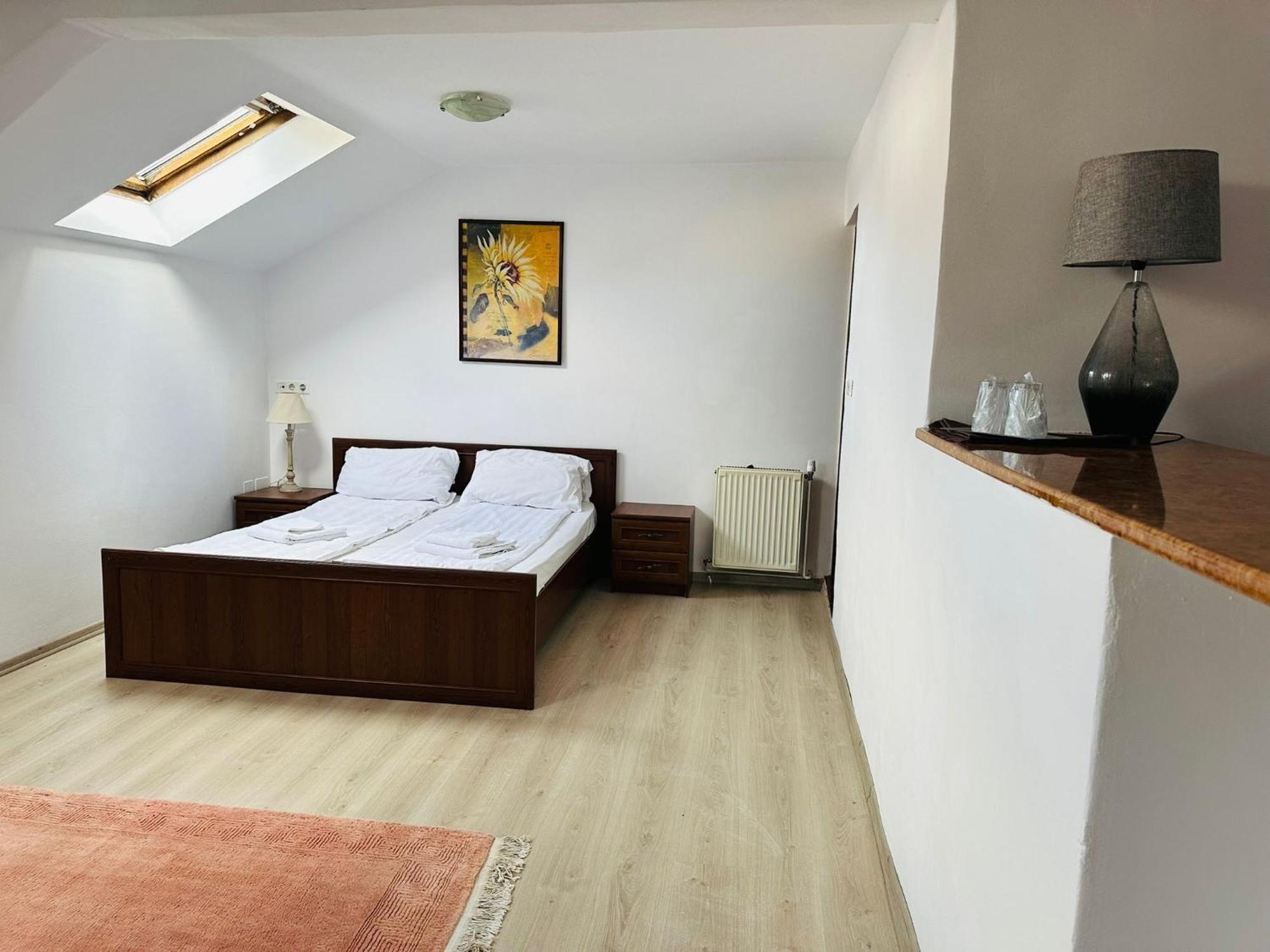 Complex Select Hotel Mediaş Екстериор снимка
