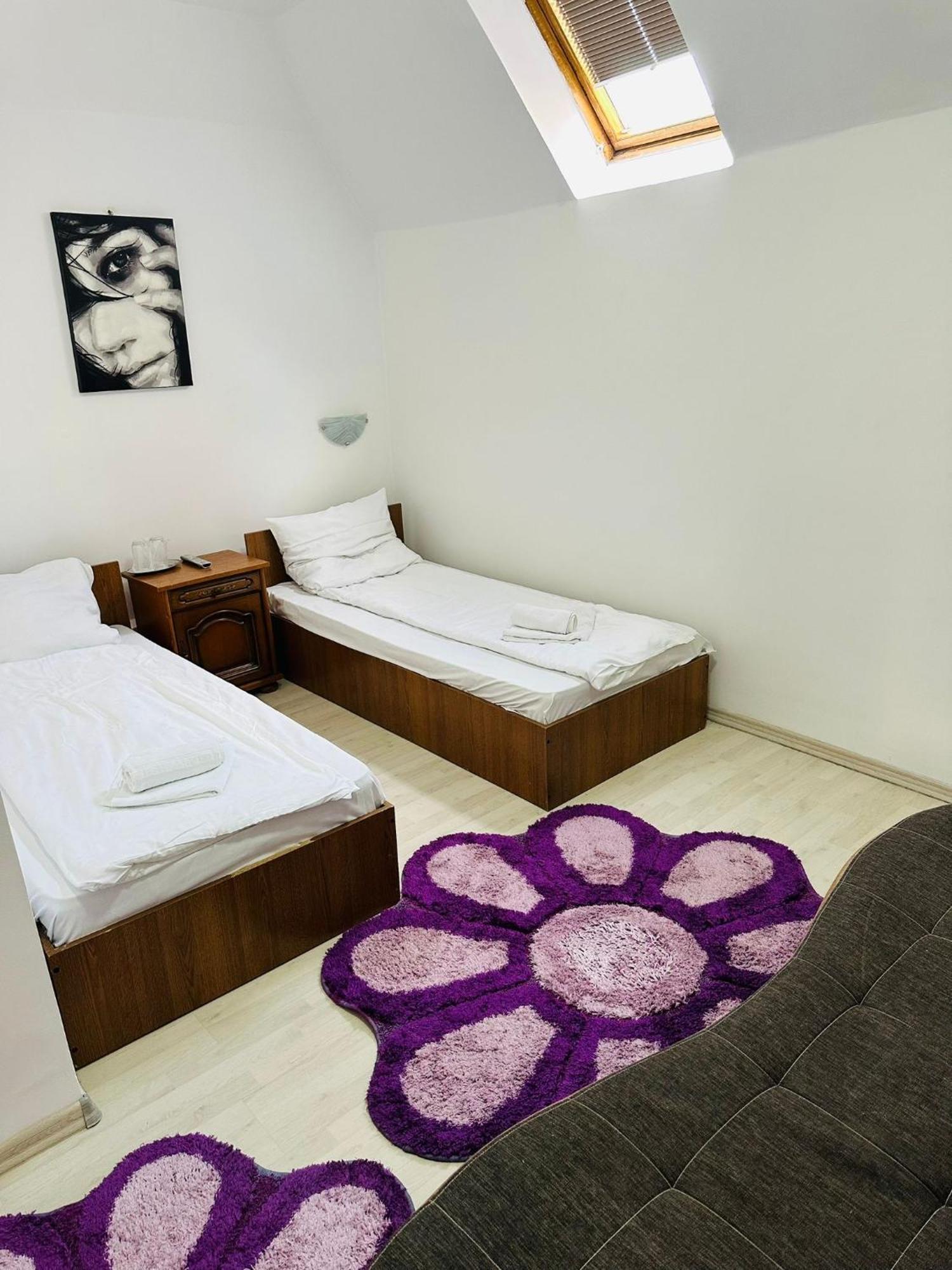 Complex Select Hotel Mediaş Екстериор снимка