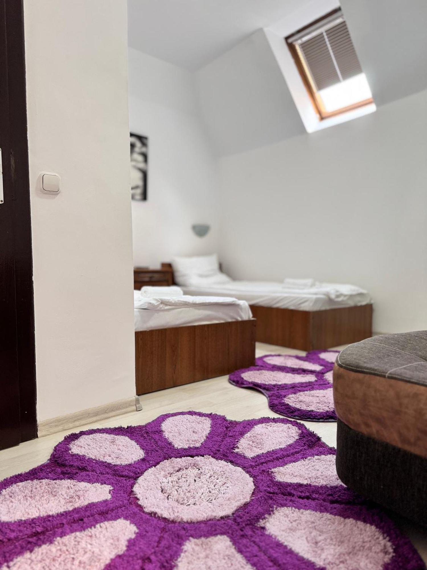 Complex Select Hotel Mediaş Екстериор снимка